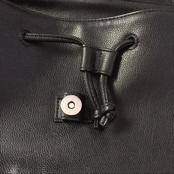 VICTORIA’S SECRET Black Drawstring Cinch Backpack - Picture 4 of 7